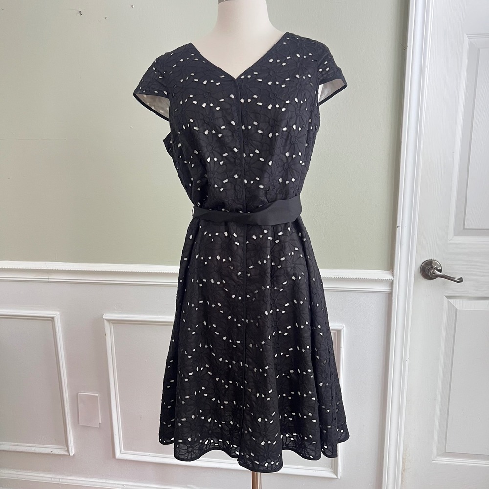 Talbots Eyelet Lace Dress Womens 12P Fit & Flare Cap Sleeve Black LBD Classic - Picture 5 of 15